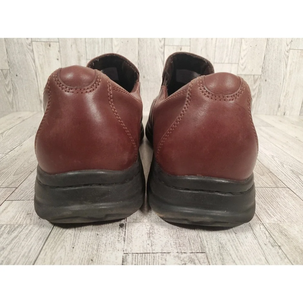 Dunham Mens Shoes Size 13 Brown Leather No Insoles Slip On DAA01BR
